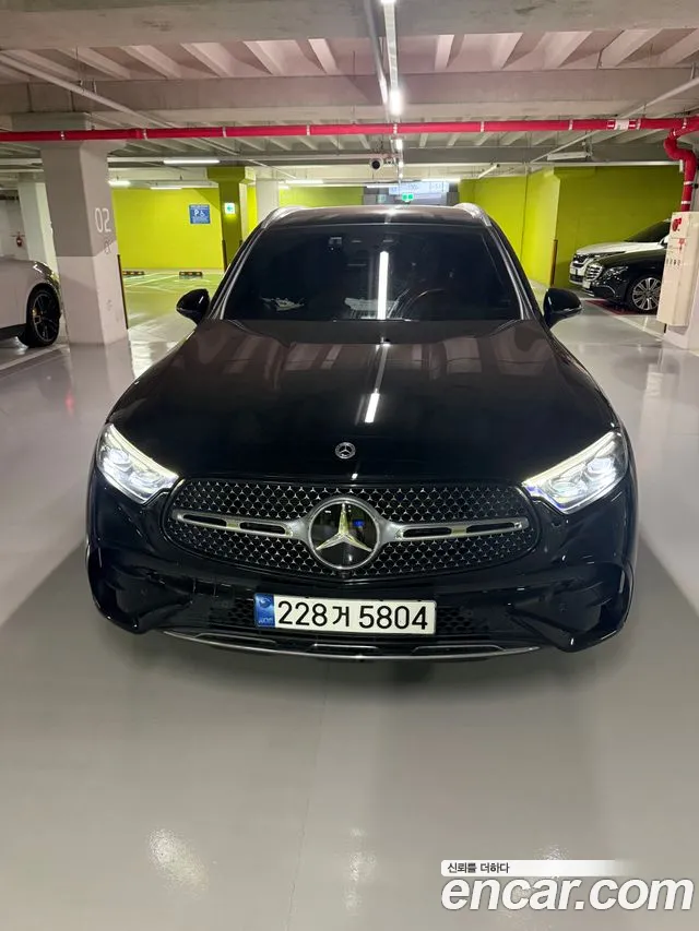 Фотография автомобиля — Mercedes-Benz GLC-Class