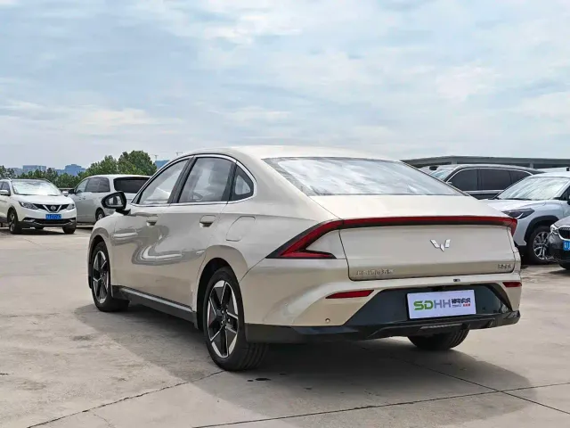 Wuling Starlight — Фото автомобиля 7