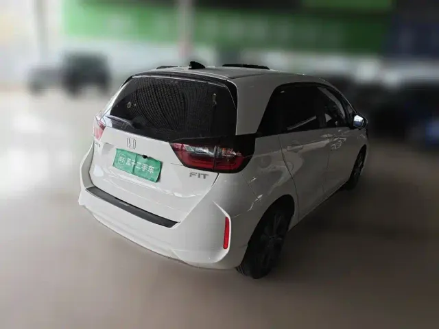 Honda Fit — Фото автомобиля 4