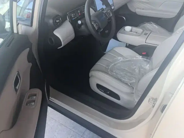 GAC Aion UT — Фото автомобиля 15