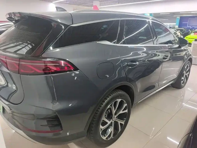 BYD Tang — Фото автомобиля 6