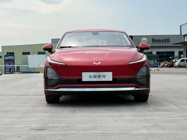 Wuling Starlight — Фото автомобиля 2