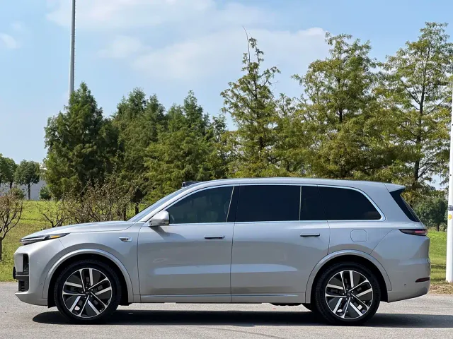 Li Auto L9 — Фото автомобиля 4