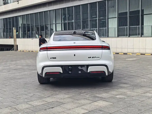 Shangjie Z7 — Фото автомобиля 5