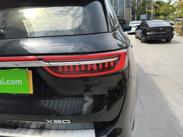 Jetour X90 — Фото автомобиля 7