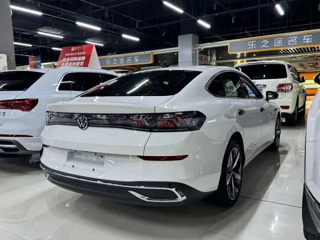 Volkswagen Lamando — Фото автомобиля 4