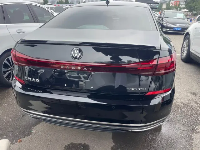 Volkswagen Passat — Фото автомобиля 5