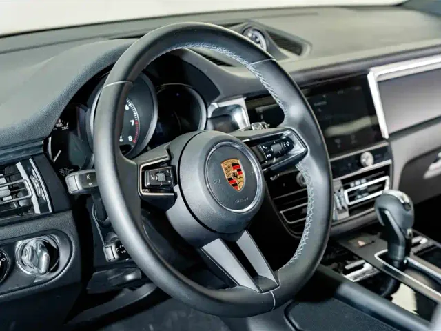 Porsche Macan — Фото автомобиля 10
