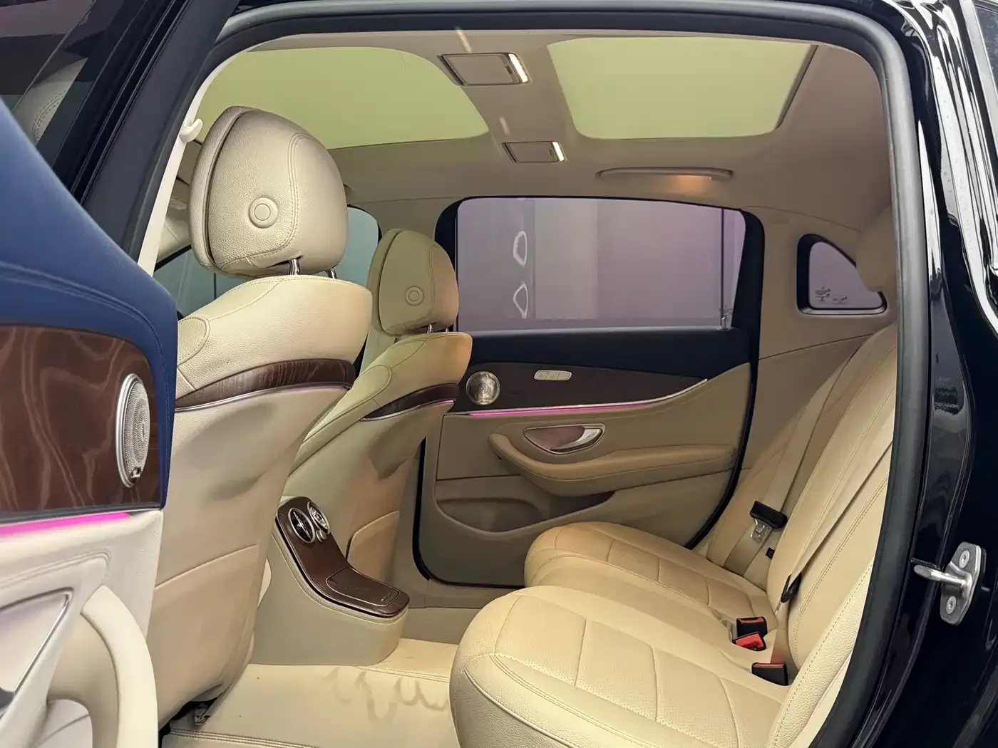 Mercedes-Benz Mercedes-Benz E-Class New Energy 2022 E 350 e L Plug-in Hybrid Sports Sedan — Фото автомобиля 6