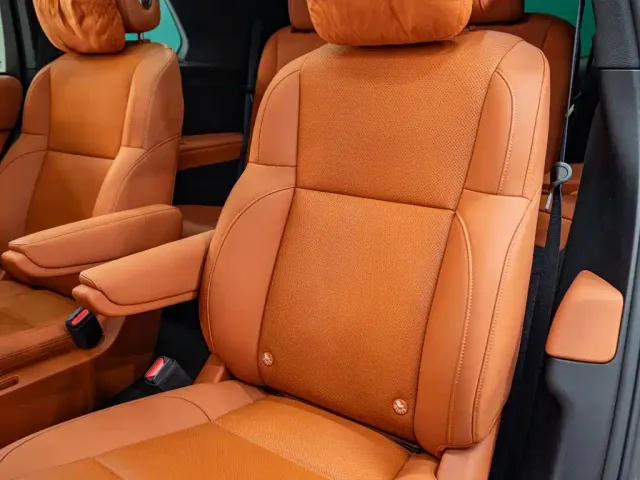 Li Auto L8 — Фото автомобиля 13