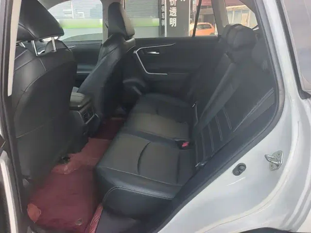 Toyota Wildlander — Фото автомобиля 16