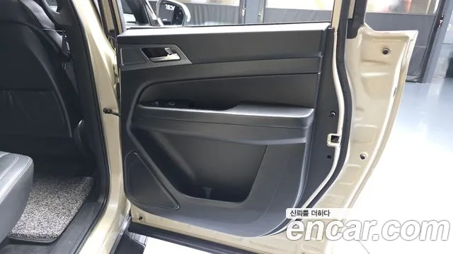 KG_Mobility_Ssangyong Rexton Новый Rexton Sport Khan Дизель 2.2 4WD — Фото автомобиля 25