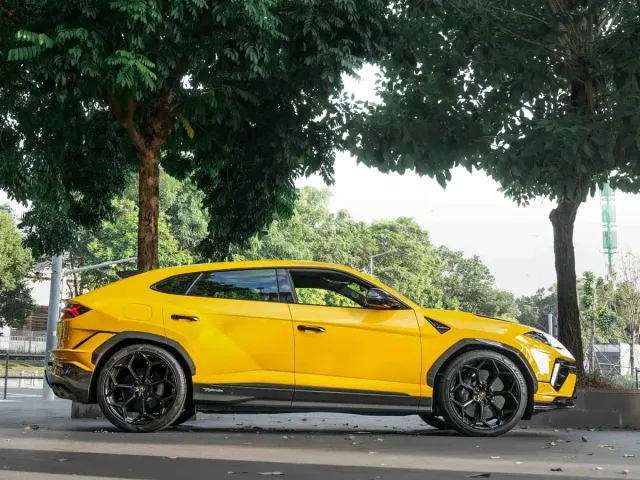 Lamborghini Urus — Фото автомобиля 5