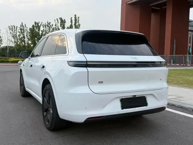 Li Auto L6 — Фото автомобиля 6