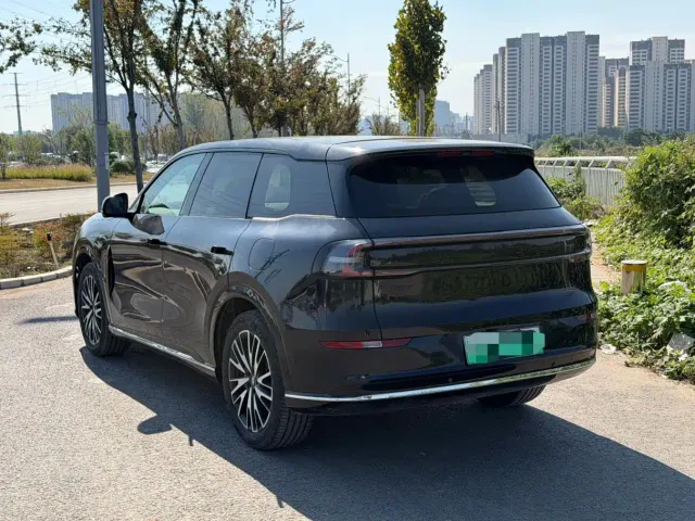 Changan Qiyuan Q07 — Фото автомобиля 9