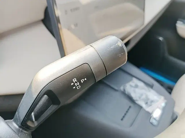 Volvo XC70 Plug-in Hybrid — Фото автомобиля 13