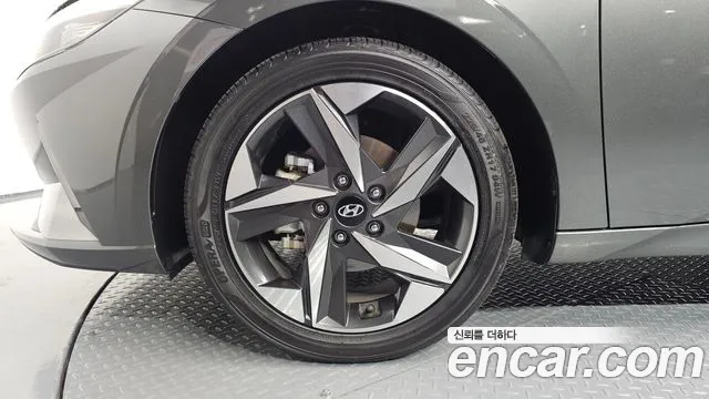 Hyundai Avante CN7 — Фото автомобиля 5