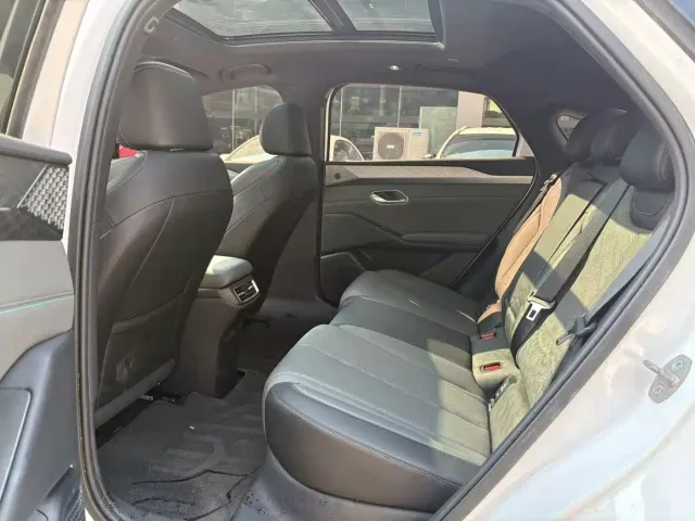 BYD Qin L — Фото автомобиля 7