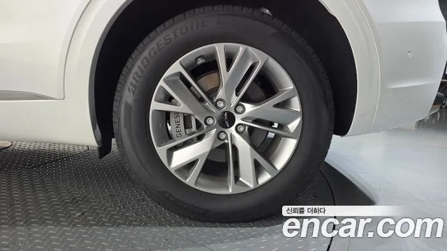 Genesis GV70 2.5T Бензин 2WD — Фото автомобиля 17