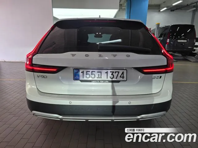 Вольво V90 — Фото автомобиля 5