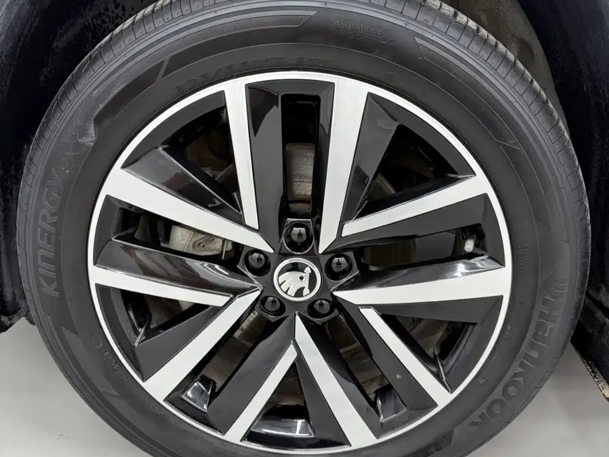 Škoda Kamiq 2022 1.5L Automatic Comfort Edition — Фото автомобиля 18