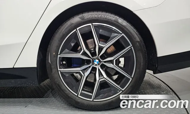BMW 5 Series — Фото автомобиля 6