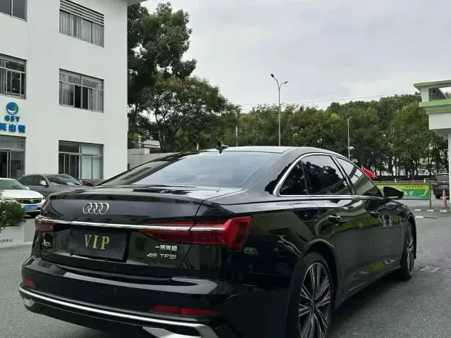 Audi A6L — Фото автомобиля 9