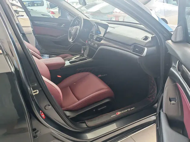 Honda Accord — Фото автомобиля 8