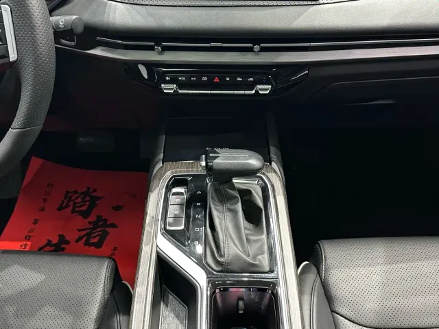 Wuling Jiachen — Фото автомобиля 9