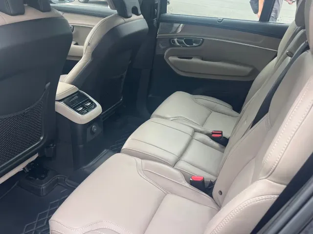 Volvo XC90 — Фото автомобиля 7