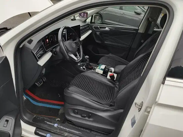 Volkswagen Tiguan L — Фото автомобиля 9