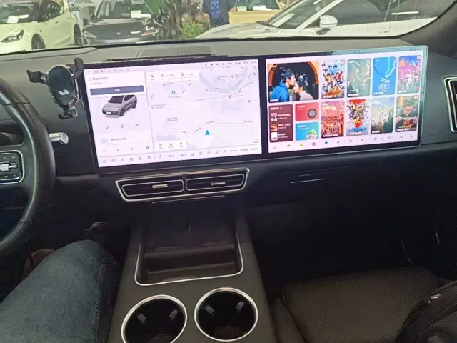 Li Auto L8 — Фото автомобиля 12