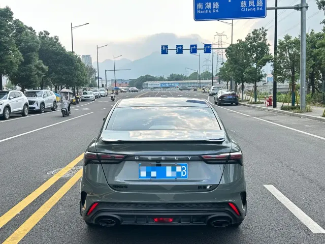 Geely Binrui — Фото автомобиля 15