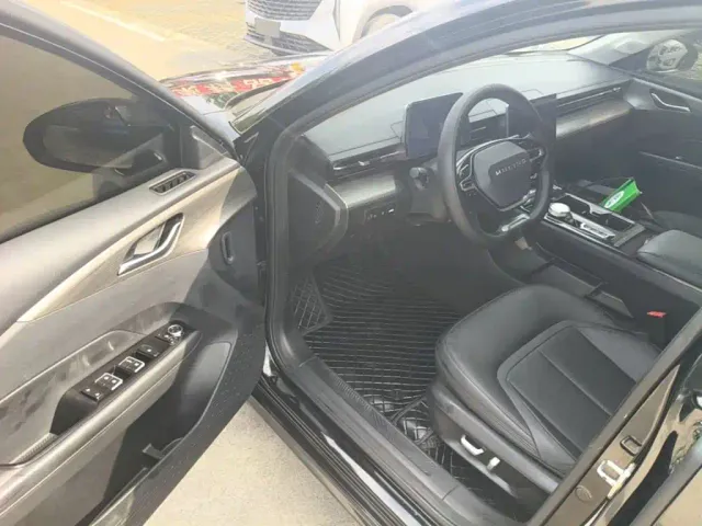 Wuling Starlight — Фото автомобиля 15