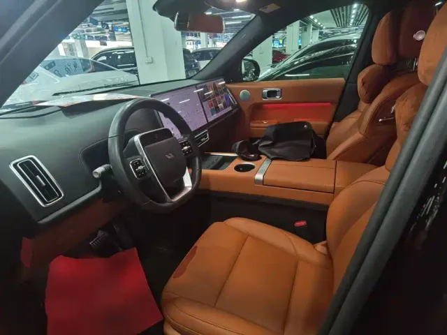 Li Auto L7 — Фото автомобиля 14