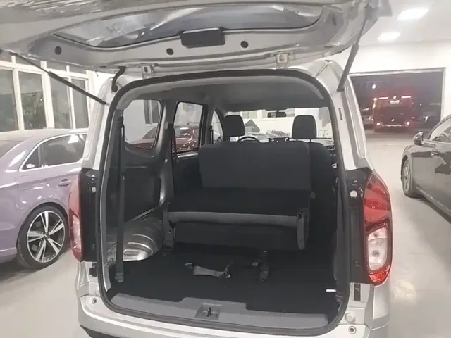 Wuling Hongguang — Фото автомобиля 18