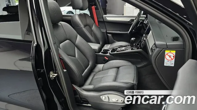 Porsche Macan — Фото автомобиля 22