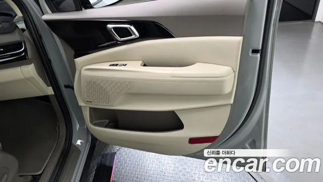 Kia Carnival Generation 4 — Фото автомобиля 14