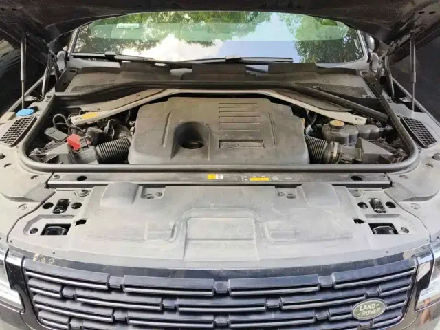 Land Rover Range Rover Sport — Фото автомобиля 3