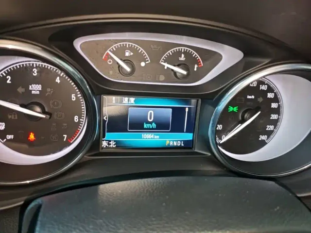 Buick Envision Plus — Фото автомобиля 11