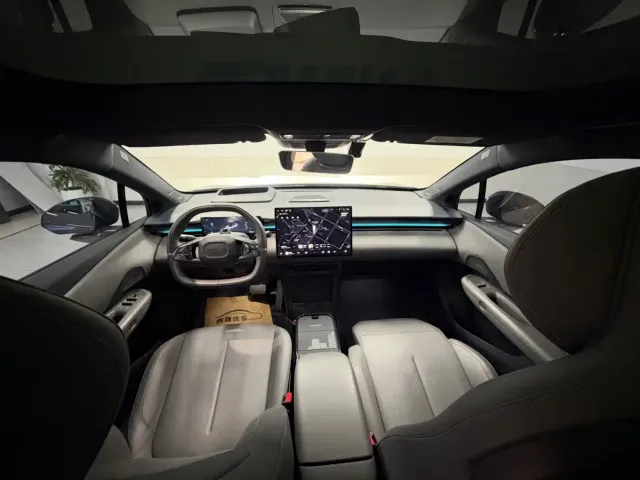 Lynk & Co Z20 — Фото автомобиля 10