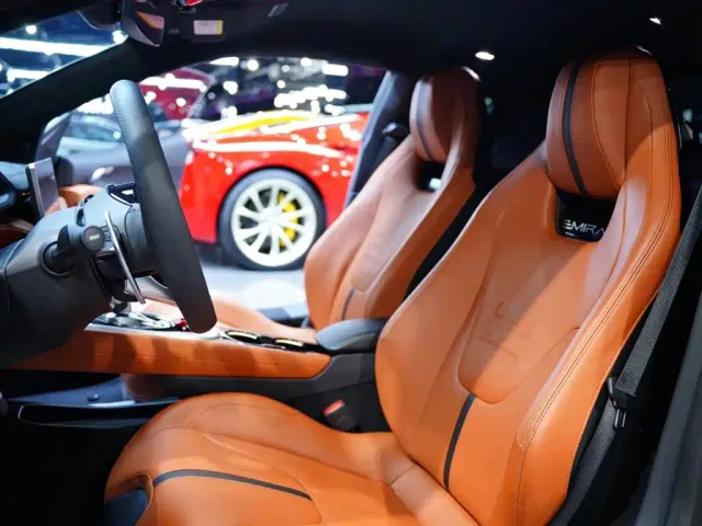 Lotus Emira — Фото автомобиля 12