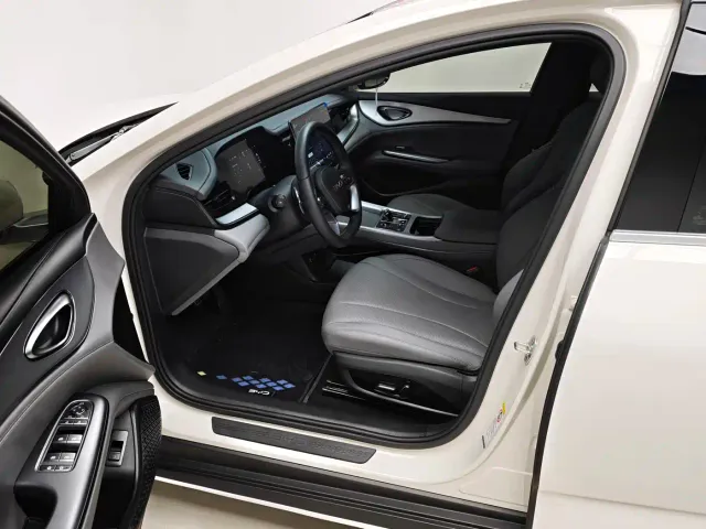 BYD Seal 07 DM-i — Фото автомобиля 15