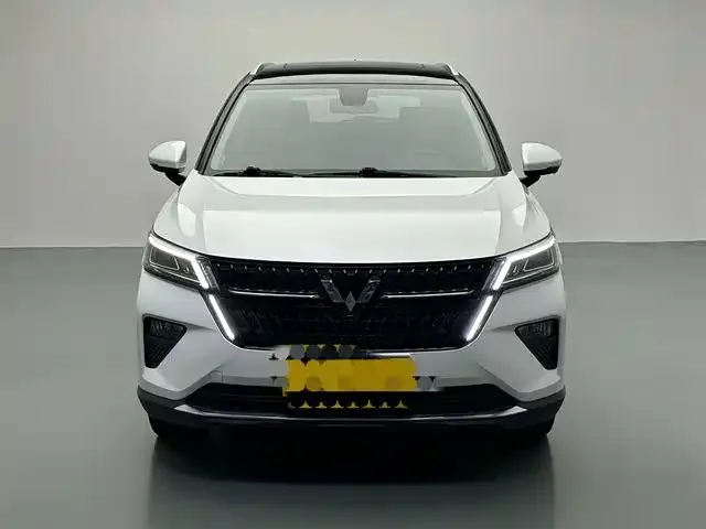 Wuling Asta — Фото автомобиля 2