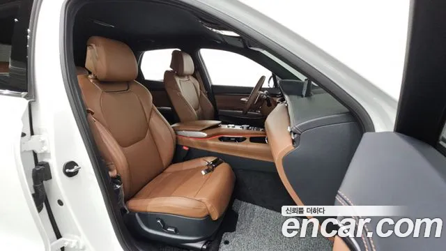 Genesis GV70 — Фото автомобиля 25