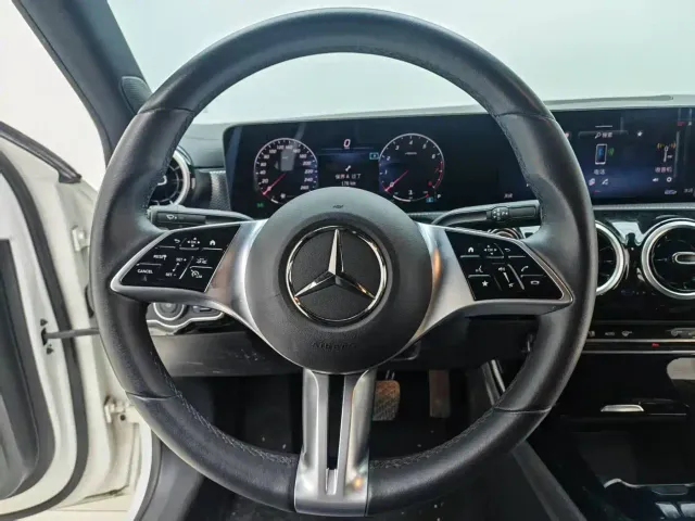 Mercedes-Benz A-Class — Фото автомобиля 10