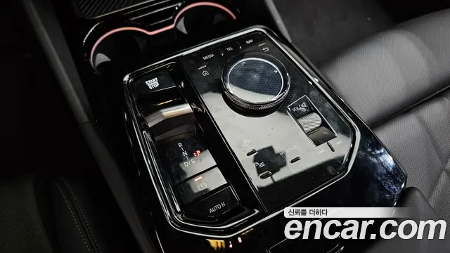 BMW 5 Series — Фото автомобиля 12
