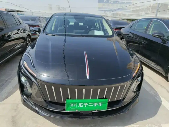 Hongqi E-QM5 — Фото автомобиля 2