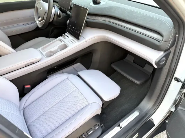 Nio EC6 — Фото автомобиля 6