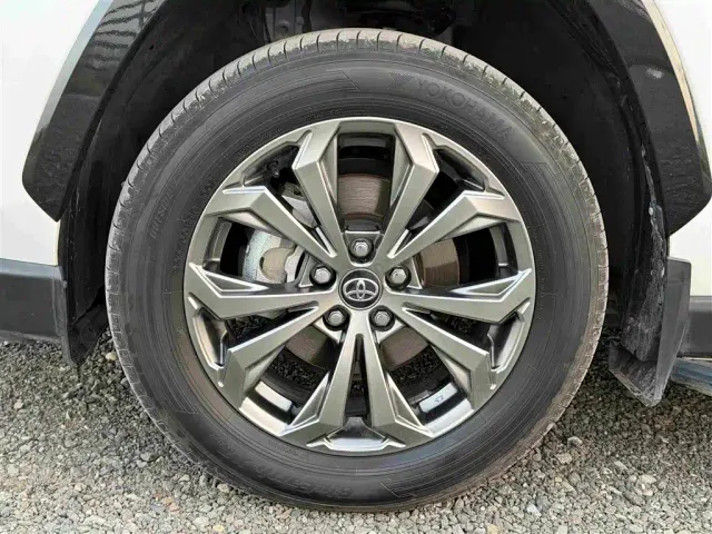 Toyota RAV4 — Фото автомобиля 14